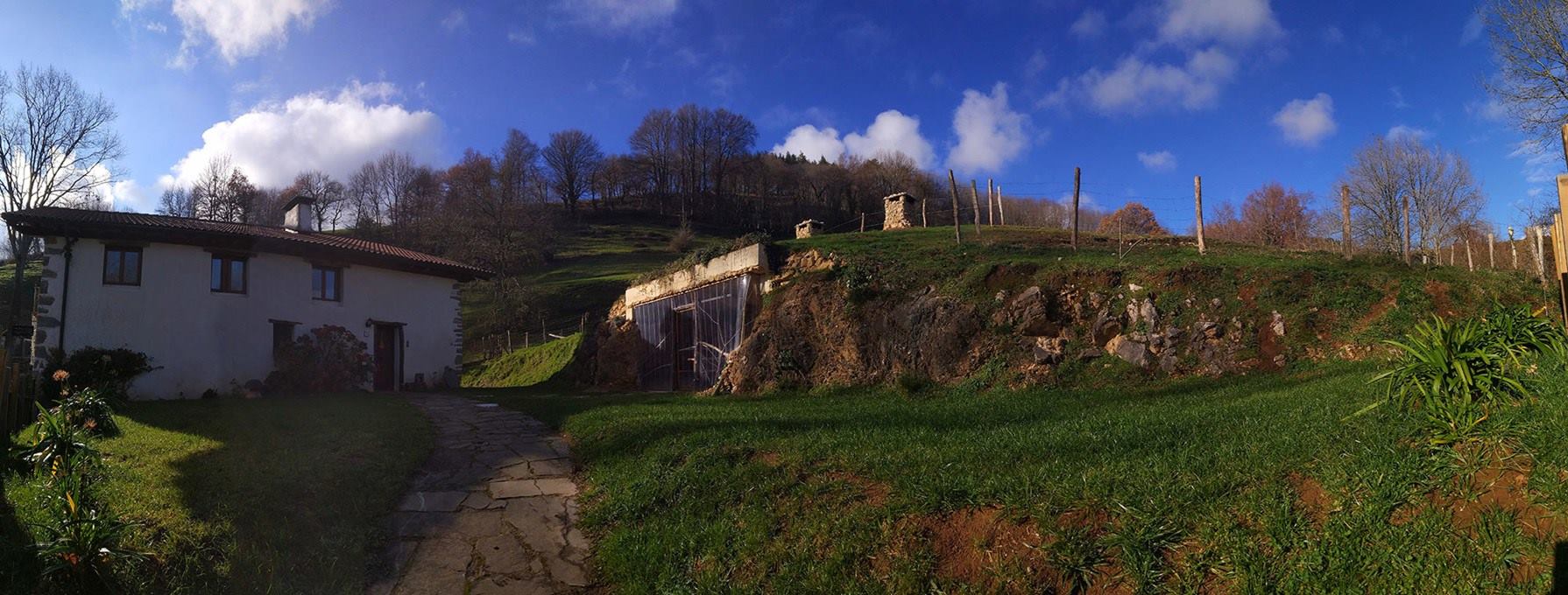 Cueva, zona mágica con barbacoa y horno de leña